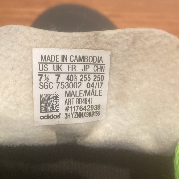 Very good condition lace up Adidas soccer cleats in black, white, & lime green - Picture 10 of 11